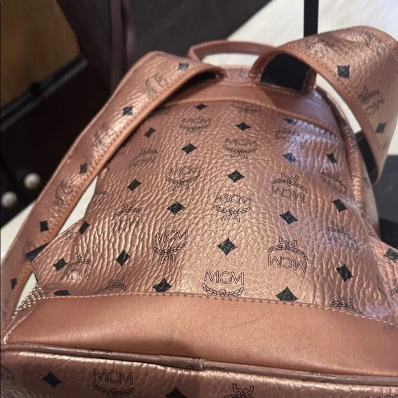 Source Unknown Visteos Metallic Rose Gold Backpack with Stud Accents - Picture 9 of 15